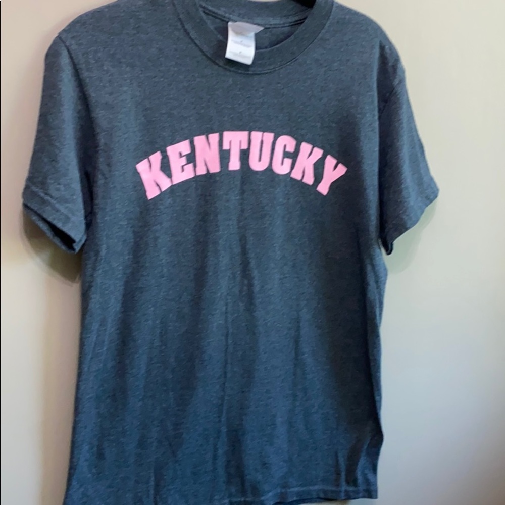 Kentucky t-shirt size small.